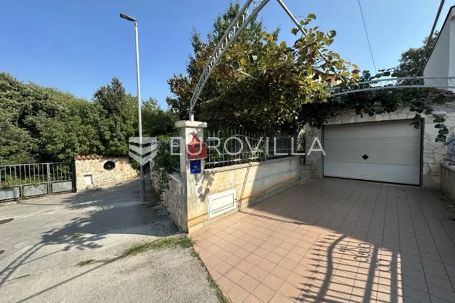 istra, medulin, banjole kvalitetna samostojeća kuća sa 6 stanova nkp 360 m2 u blizini mora - slika 10