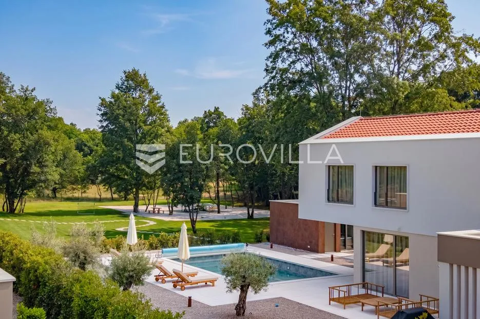 istra, labin, vrhunska moderna villa d, grijani bazen 48 m², 2365 m² uređene okućnice - slika 13