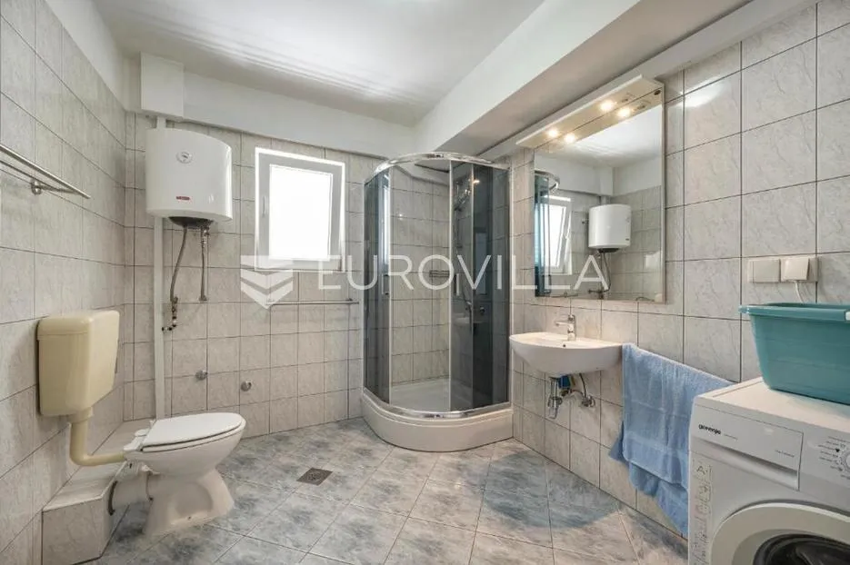 skradin, dubravice, kuća sa 7 apartmana i velikim bazenom, 760 m² - slika 42