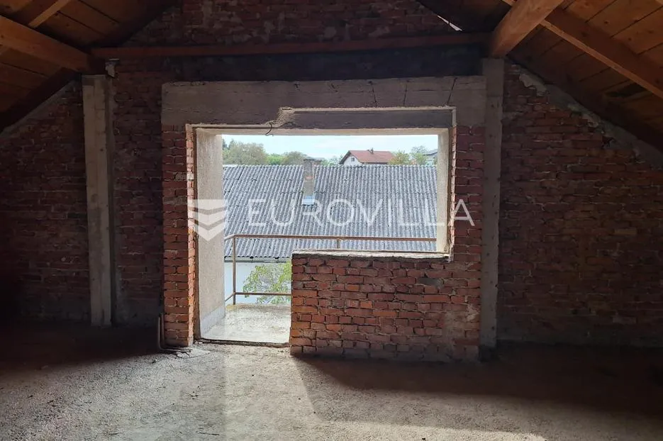 karlovac, udbinja, kuća 500 m², mogućnost više stambenih jedinica - slika 2