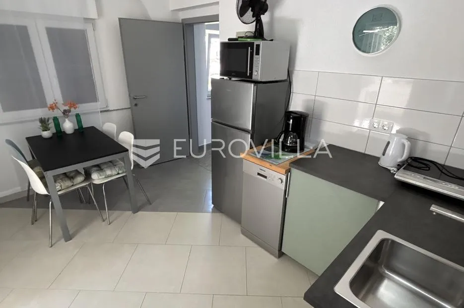 medulin, apartmanska kuća sa sedam stanova na mirnoj lokaciji - slika 34