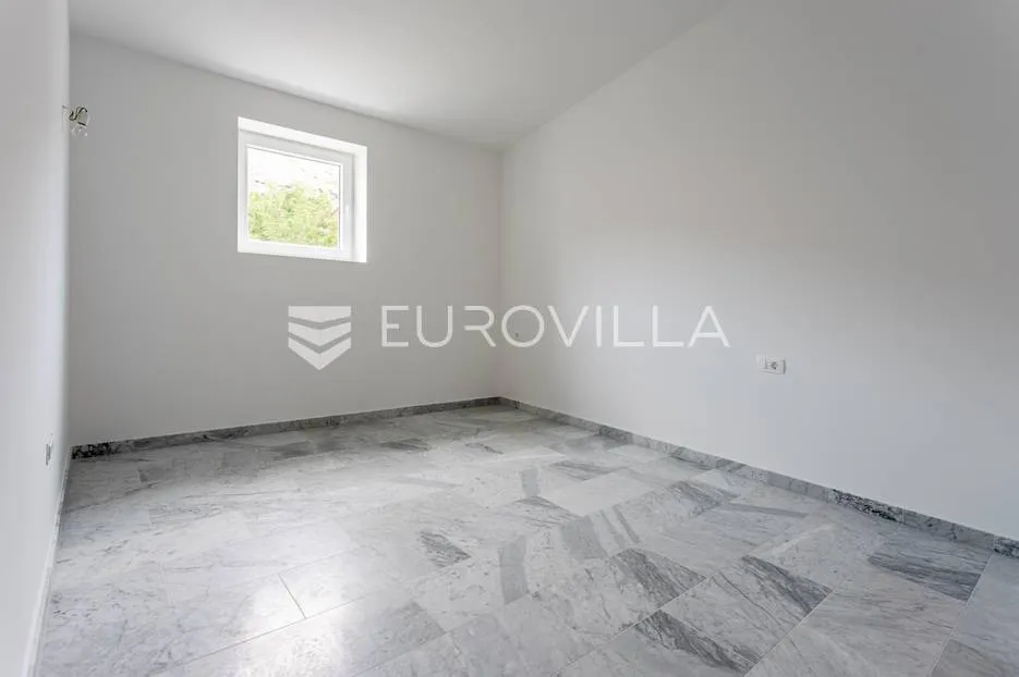 pag, četverosoban penthouse s5 nkp 160 m2, uz more novogradnja! - slika 10