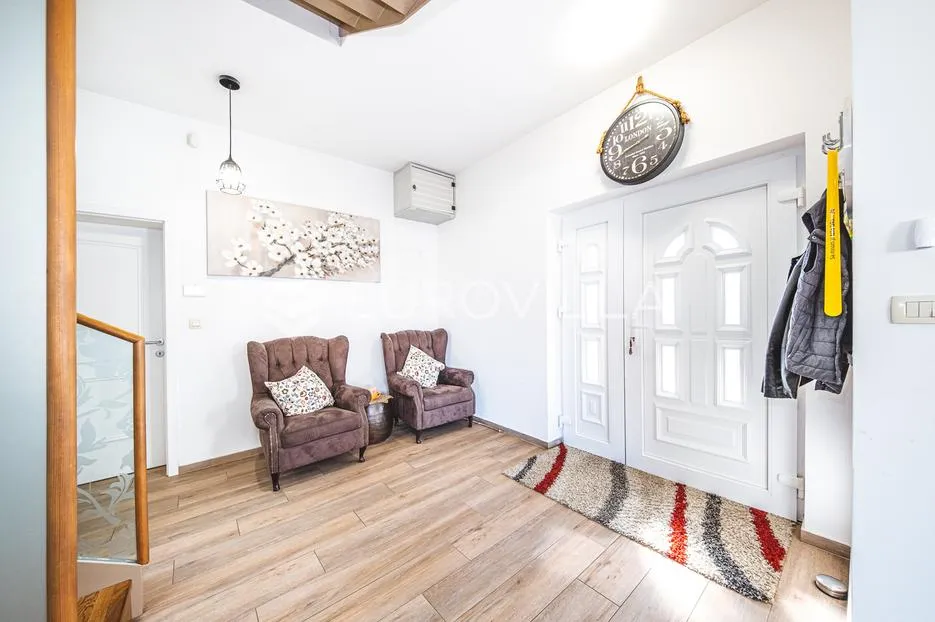 samobor, prekrasna moderna kuća 301 m² - slika 12