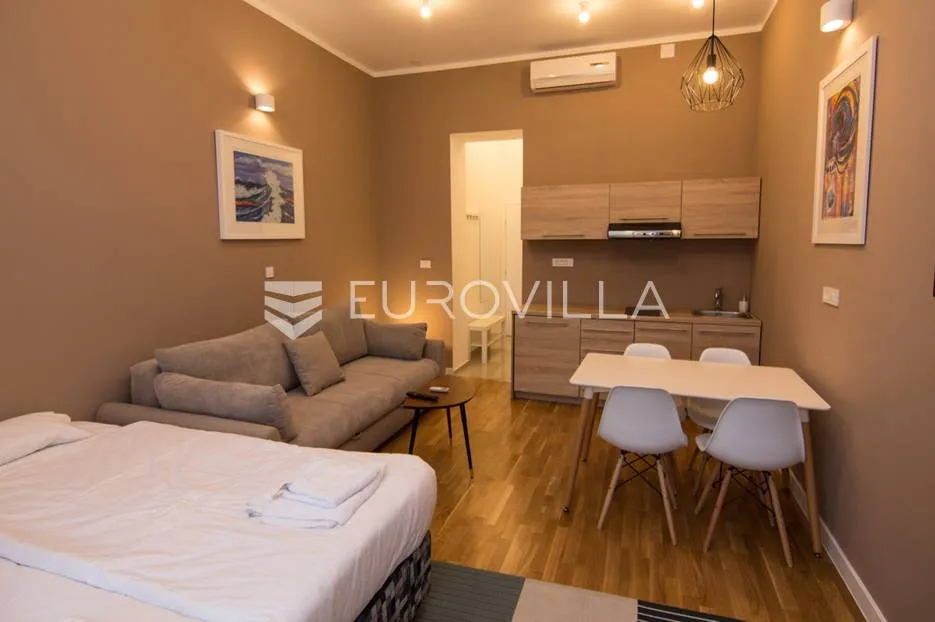 centar stan 205m2 podijeljen na 5 apartmana i sobu - slika 25