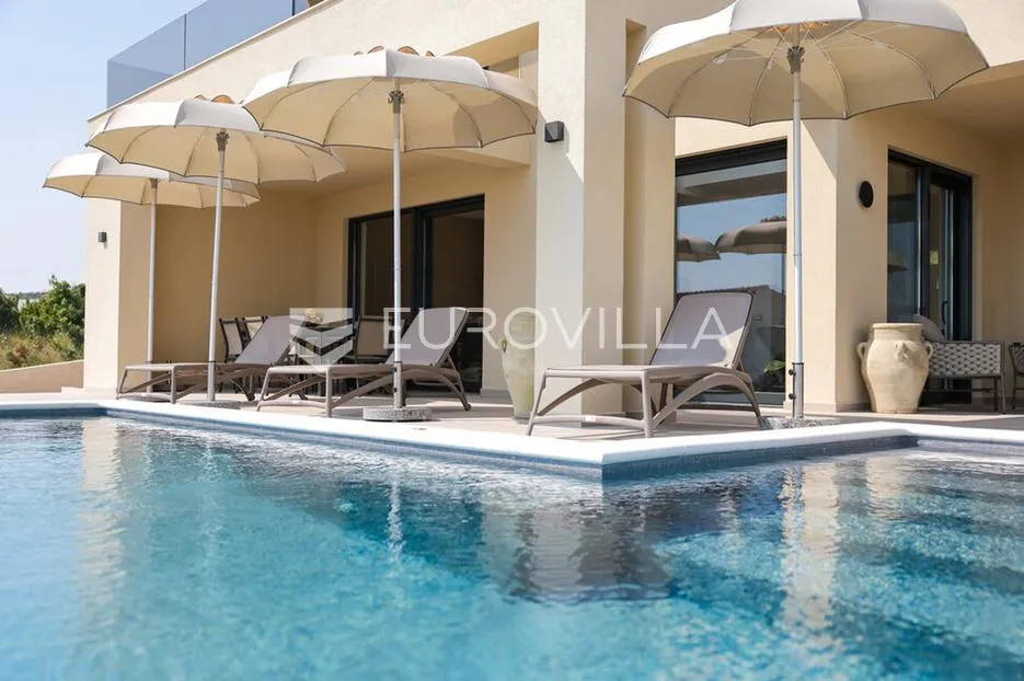 zadar, maslenica, luksuzna vila s bazenom i neometanim pogledom na more 254 m² - slika 19