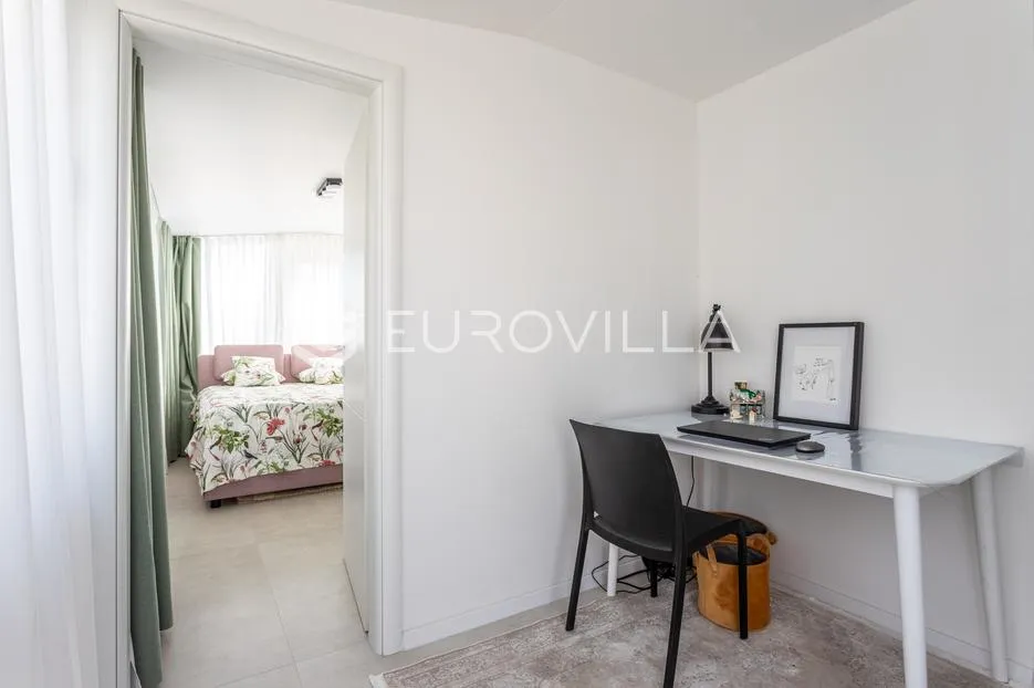 žnjan, moderan penthouse s prekrasnim pogledom na more - slika 12