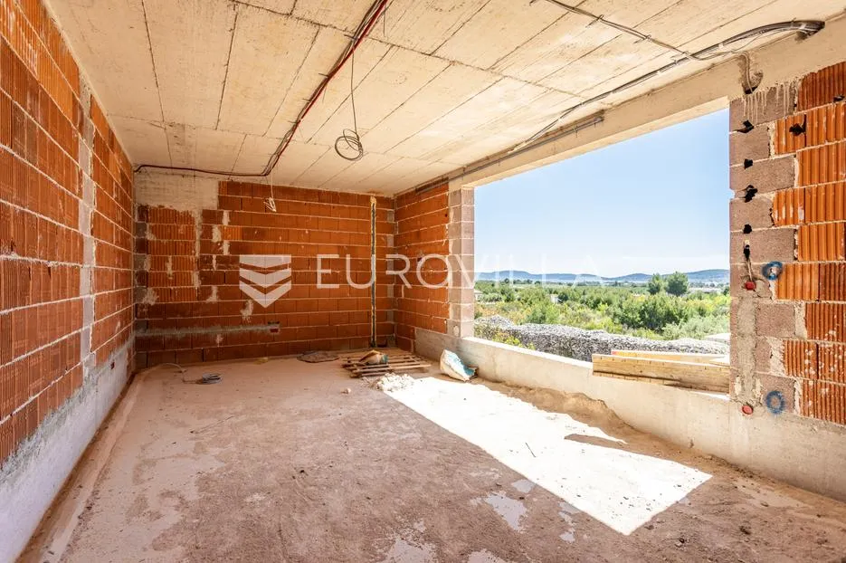 vodice, premium vila s bazenom i jacuzzijem u izgradnji, zemljište 600 m² - slika 13