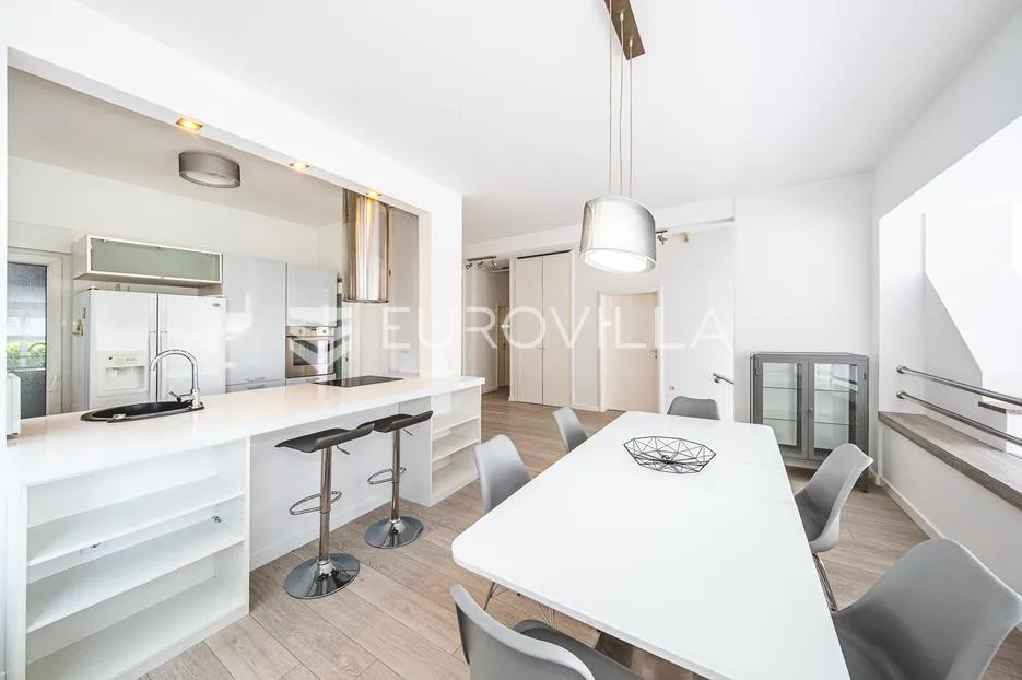 zagreb, remete, predivan četverosoban stan površine 176 m² - slika 28