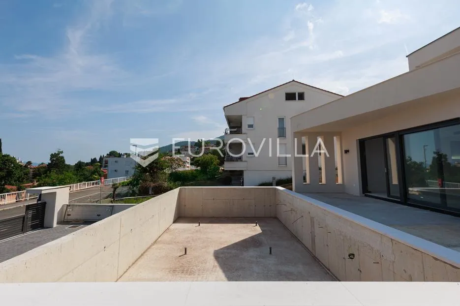 lovran, centar, ekskluzivna vila s bazenom i panoramskim pogledom na more - slika 35