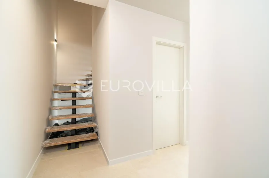 zadar, privlaka, luksuzni dvoetažni dvosoban stan 1. red do mora, 85,05 m² - slika 5