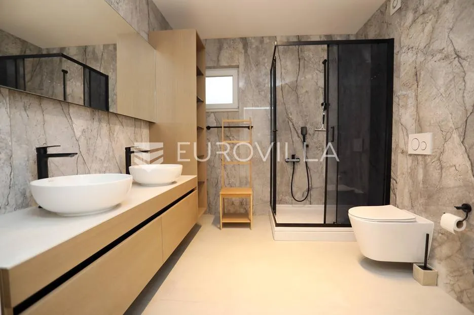 istra, pula, luksuzni penthaus 162 m² s pogledom more na top lokaciji - slika 32