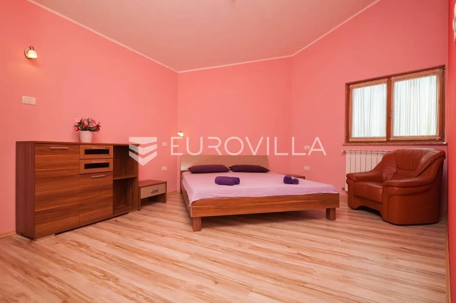 istra, banjole, prostrana stambeno poslovna kuća za odmor, 750 m², parcela 1370 m² - slika 34
