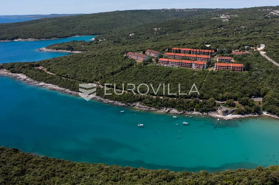 istra, duga uvala, 1. kat, adaptirani apartman u sklopu naselja s pogledom na more,150 m od mora - slika 4