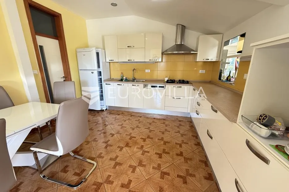 istra, muntić, osunčana samostojeća kuća 103 m² na mirnoj lokaciji s lijepom okućnicom - slika 10