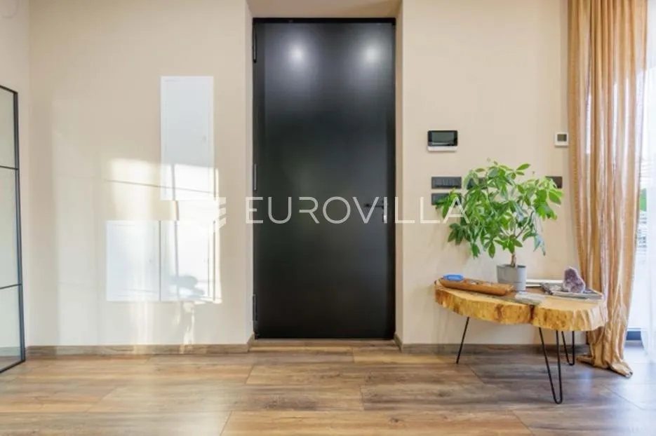 premantura, unikatna i elegantnan vila s bazenom na velikoj uređenoj okućnici - slika 77