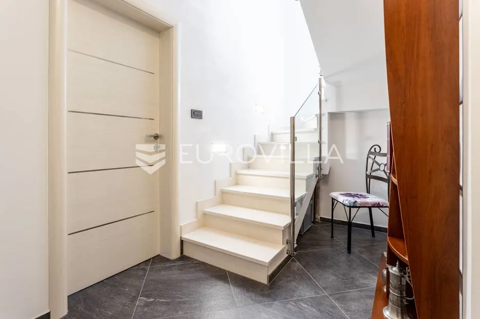 trogir, okrug gornji, prekrasna vila s pogledom na more - slika 16
