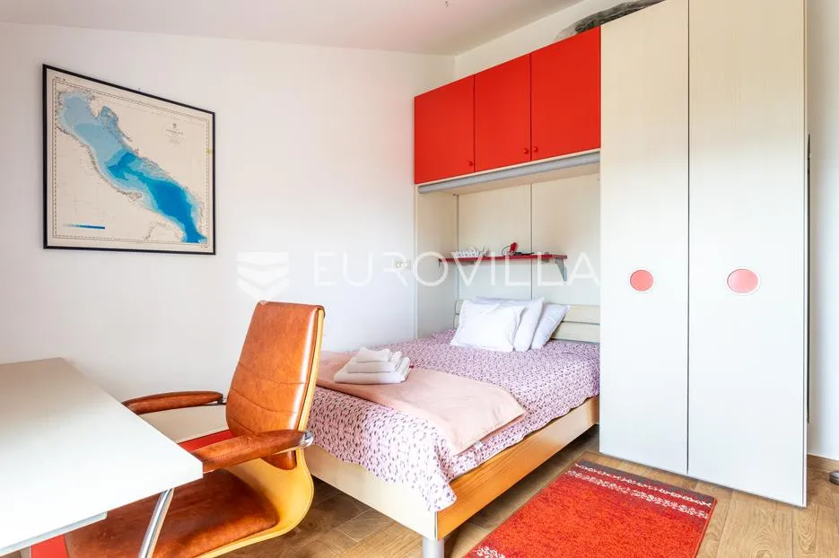 split, meje, četverosoban stan na odličnoj lokaciji s pogledom na more - slika 17