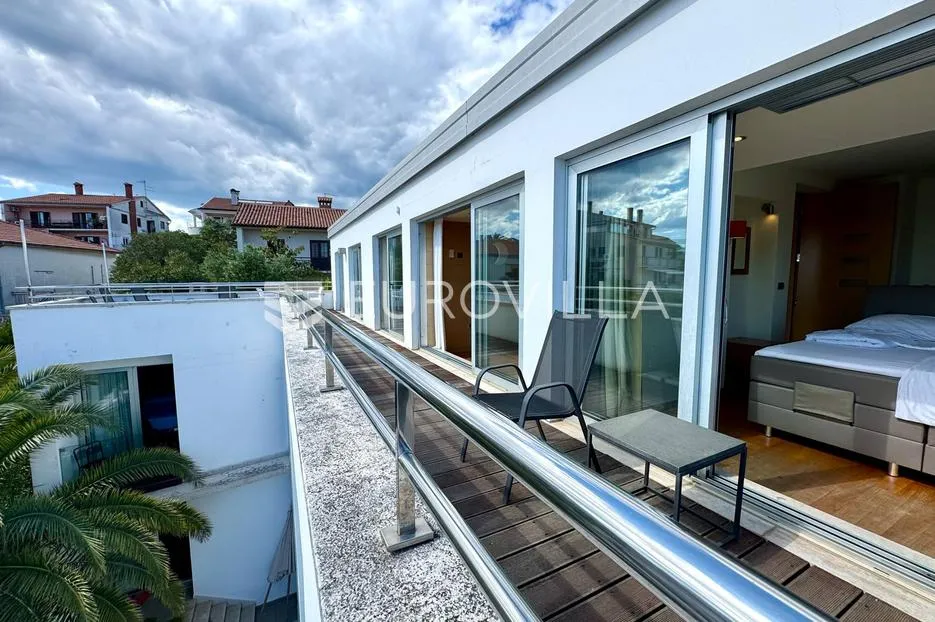 istra, pula, moderna luksuzna vila s bazenom, prvi red do mora - slika 10