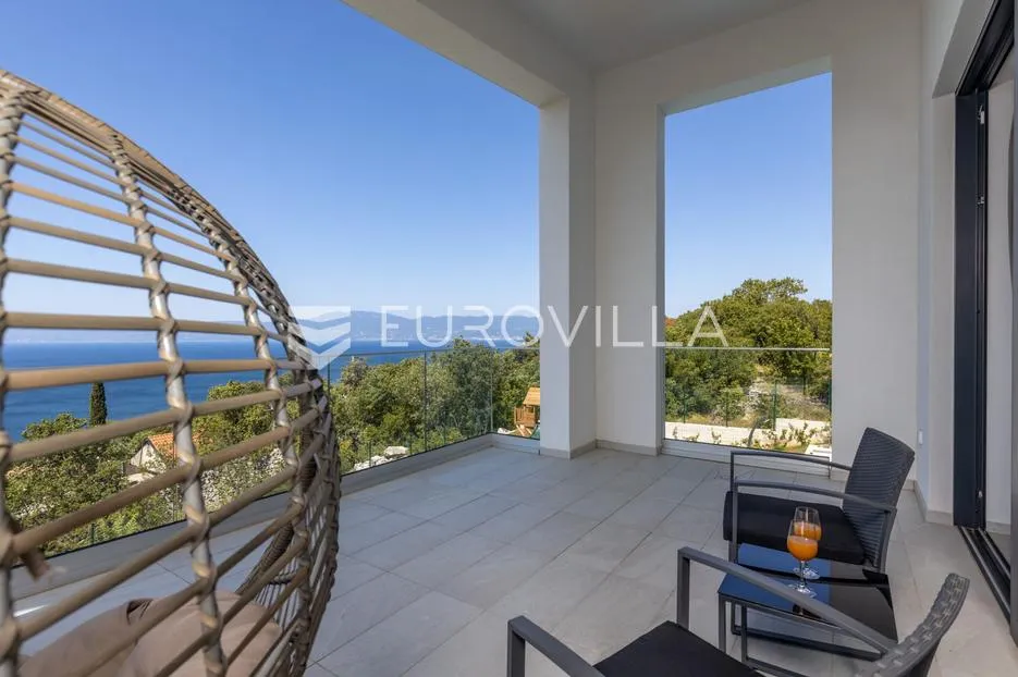 kostrena, luksuzna villa s panoramskim pogledom i bazenom - slika 10