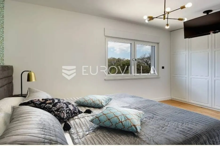 istra, krnica, prekrasna moderna vila od 135 m² na velikoj uređenoj okućnici - slika 19