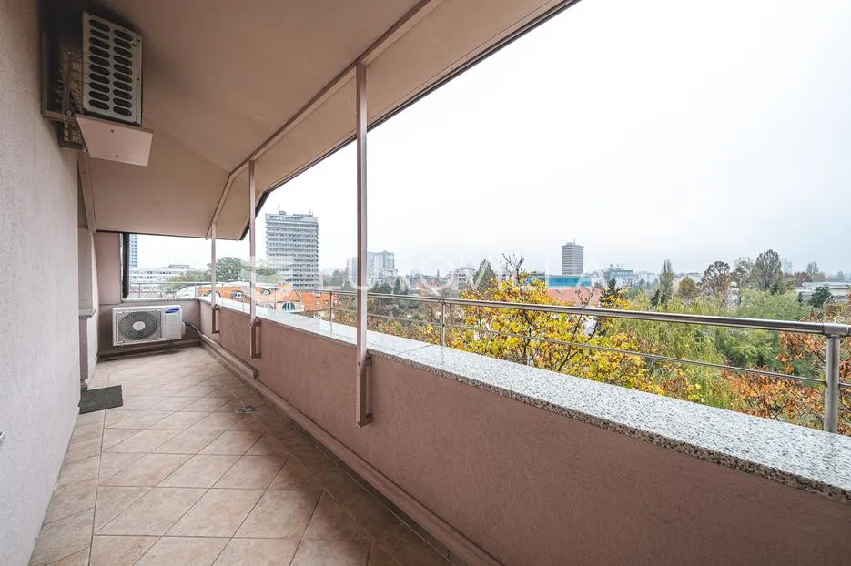 zagreb, trešnjevka, uređen četverosoban stan nkp 122, 35 m2 - slika 19