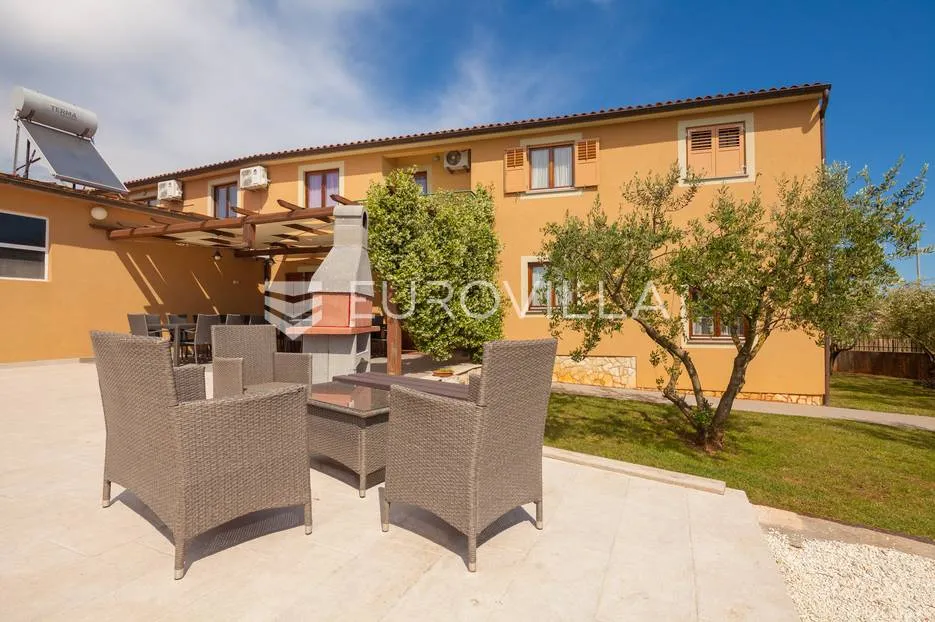 istra, banjole, prostrana stambeno poslovna kuća za odmor, 750 m², parcela 1370 m² - slika 5
