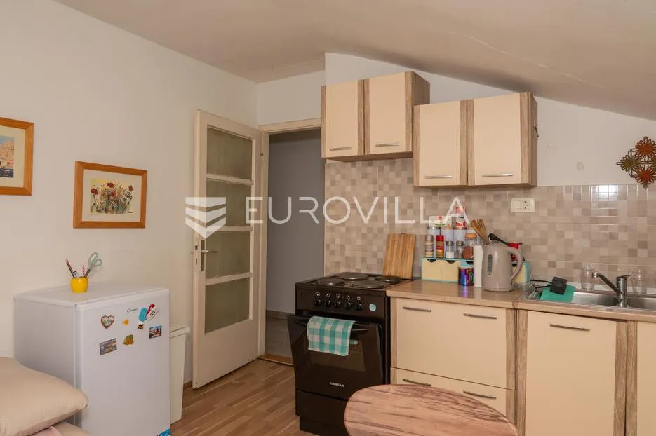 rijeka, centar, uređen trosoban stan 52 m² u blizini svih sadržaja - slika 11