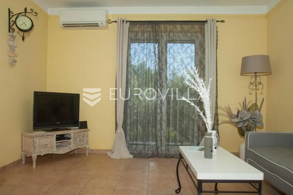 novigrad, uređen dvosoban stan - slika 2