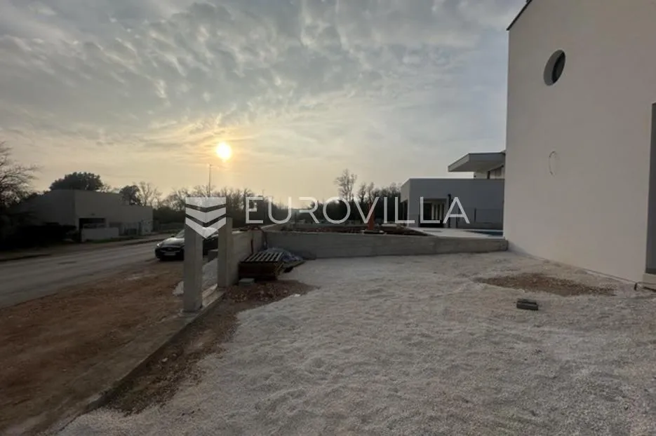 istra, ližnjan, dvojna kuća 150 m² s pogledom more, bazenom i uređenom okućnicom - slika 25