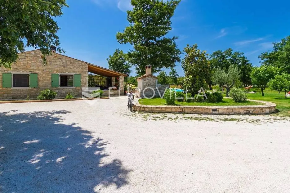 istra, bale, vila s bazenom na imanju od 30.000 m2 u osami - slika 19