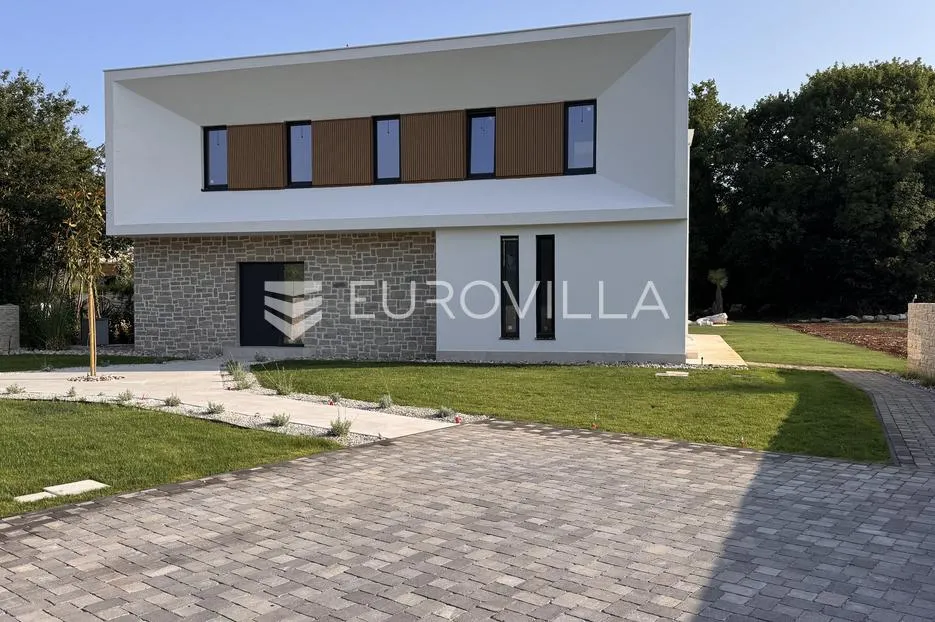 istra, tinjan - ekskluzivna vila s bazenom i sportskim terenom na 2935 m2 - slika 19