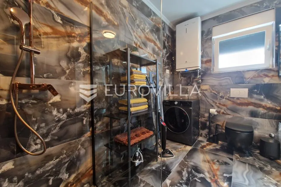 vir, moderan apartman s dvije spavaće sobe, terasom, vrtom i 2 parkirna mjesta, centar - slika 38