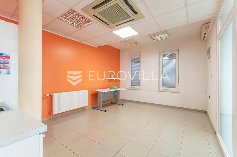 varaždin, centar, atraktivan poslovni prostor površine 228 m² - slika 9