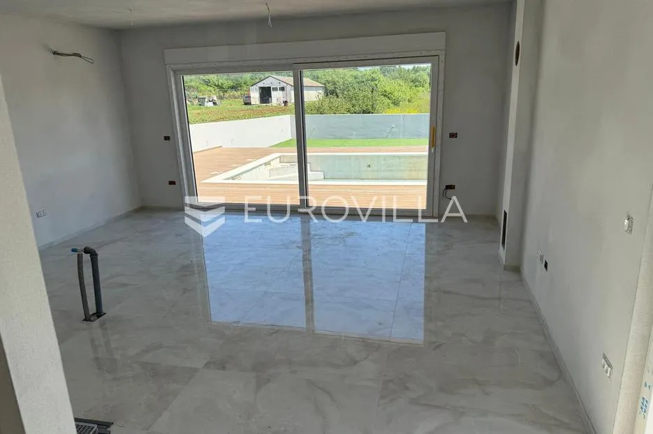 istra, svetvinčenat, kvalitetna moderna kuća 180 m² s bazenom 24 m² i garažom - slika 10