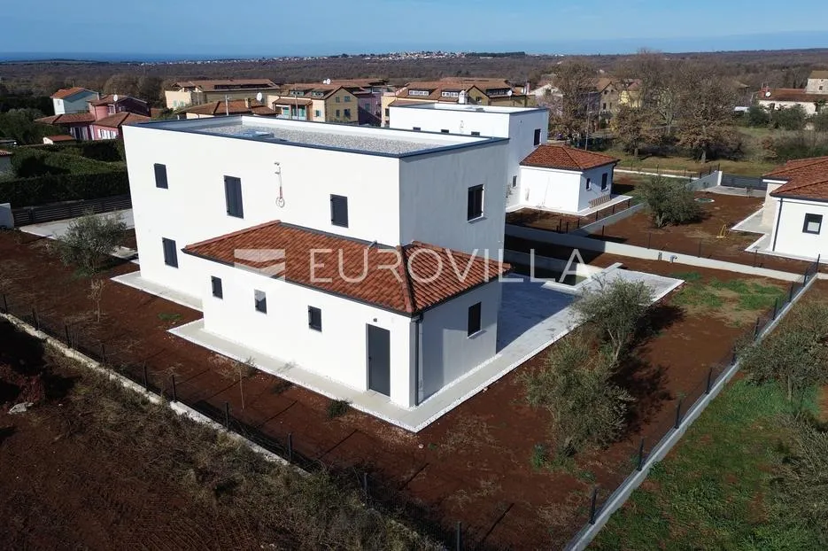 istra, poreč, mediteranska vila s bazenom i velikim vrtom - slika 9