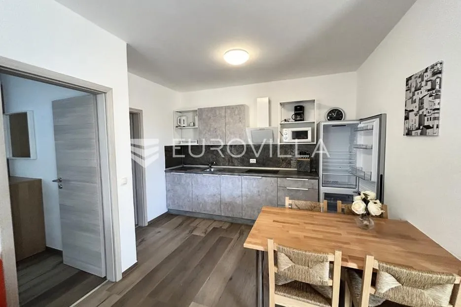 vir, atraktivna apartmanska kuća s 4 stambene jedinice udaljene 150 m od plaže - slika 51