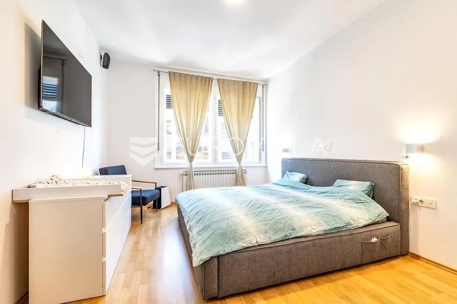 zagreb, centar, trosoban stan 128 m² s dva balkona i garažom, lift - slika 6
