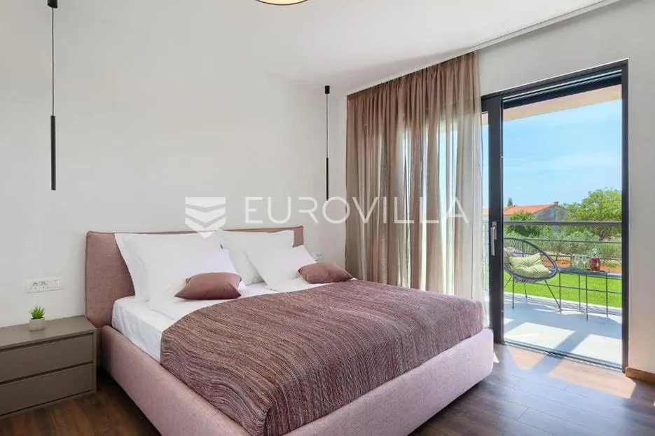 istra, svetvinčenat, moderna luksuzna vila s grijanim bazenom - slika 30