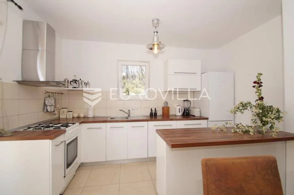 korčula, lijepa kuća u prvom redu do mora, 250m2 - slika 10