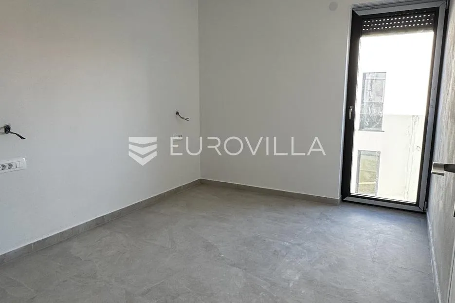 istra, novigrad, novogradnja, dvojna kuća 500 m od mora - slika 9