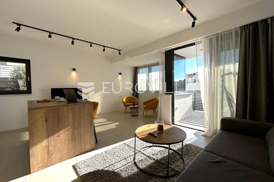 hvar, apartmanska vila sa pet uređenih apartmana - slika 44