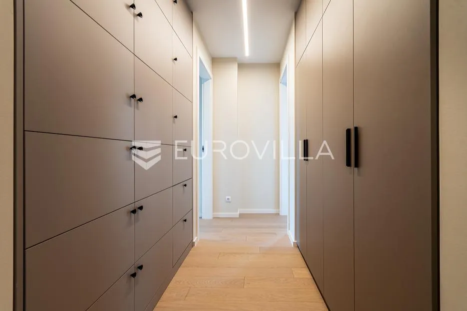 varaždin, centar, namješteni luksuzan stan 170 m² s wellnesom i 2 garažna mjesta - slika 11