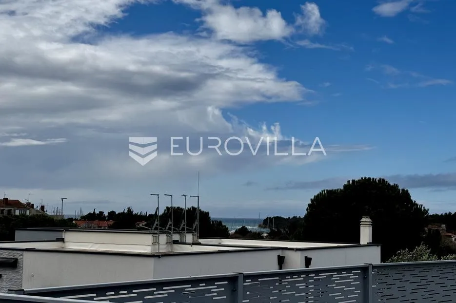 istra, novigrad, stan 120 m² krovna terasa 150 m²,na top lokaciji 500 m od centra grada - slika 1