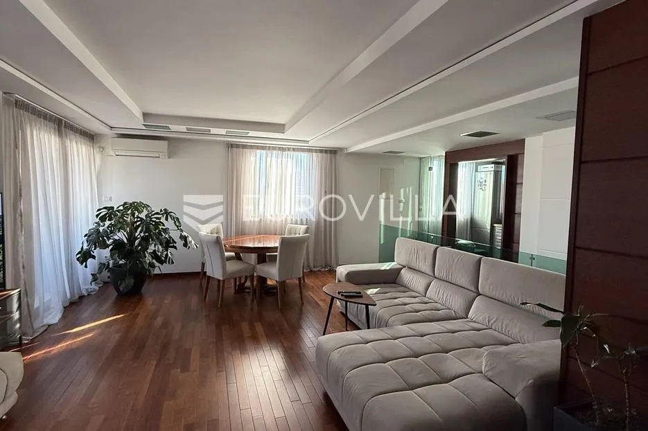 zadar, borik dizajnerski moderno uređen trosoban stan na prvom katu 96 m² - slika 12