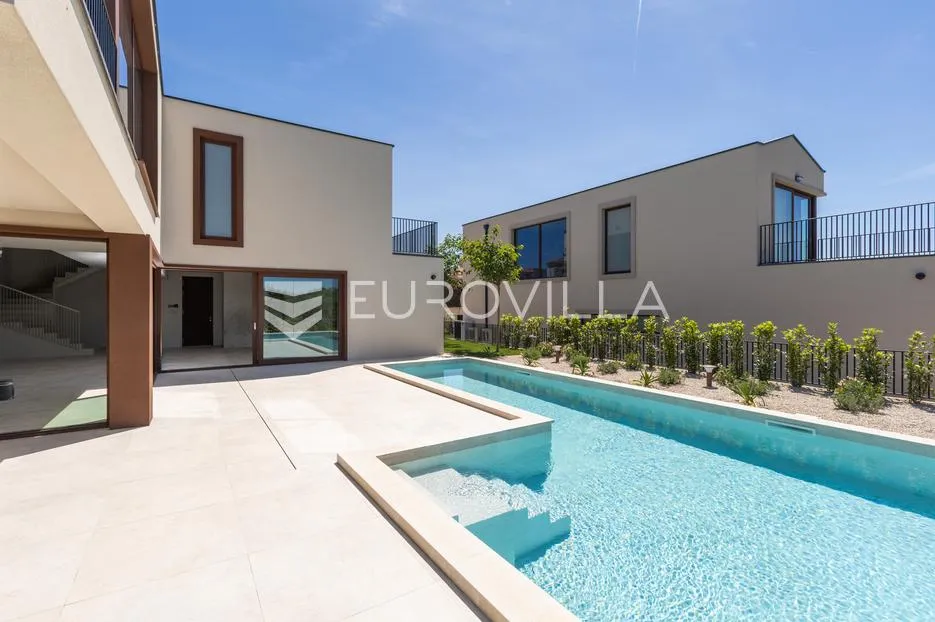 istra, vabriga, vila s pogledom na more i masline - slika 7