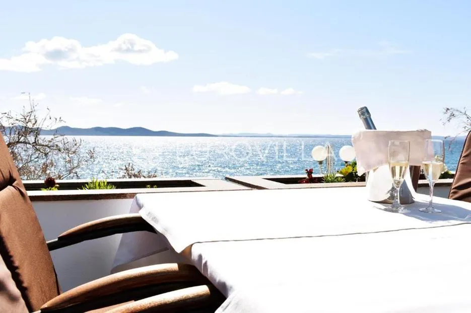 zadar, diklo, hotel i restoran prvi red uz more - slika 2