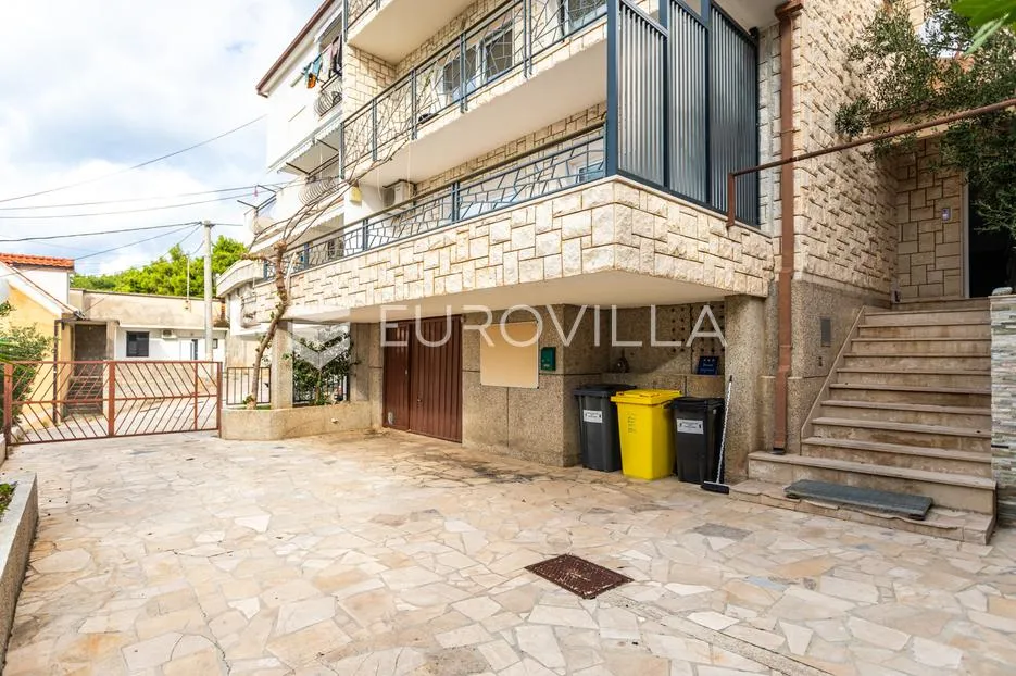 omiš, duće, prostrani dvosoban stan, 109,80 m² - slika 26
