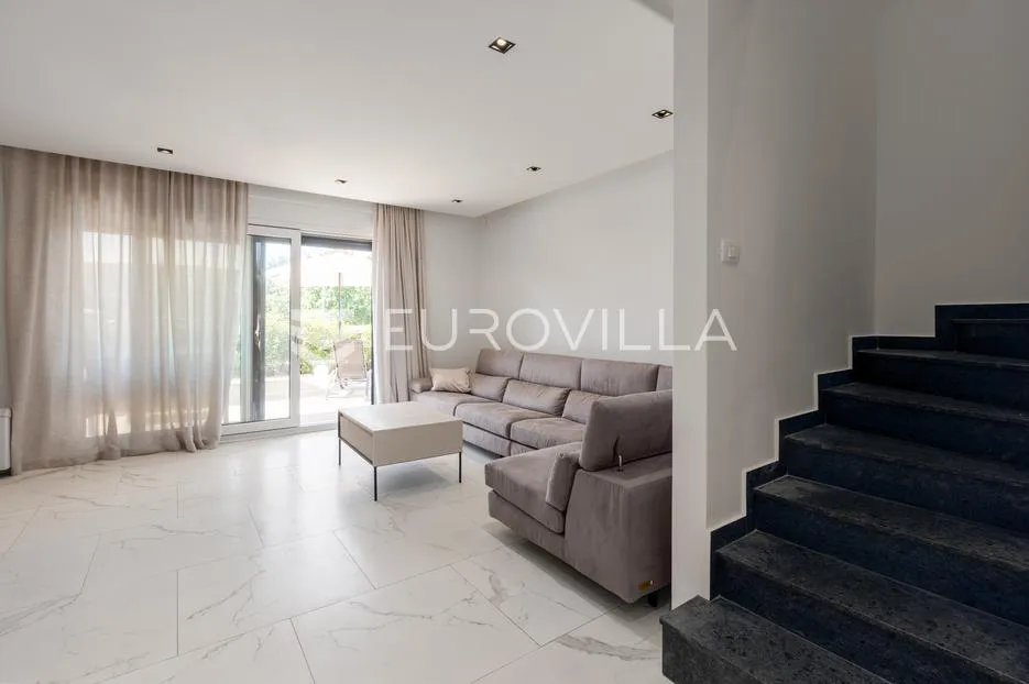 istra, poreč, najam kuće 116 m² s jacuzzijem i vrtom na super lokaciji s pogledom na more - slika 6