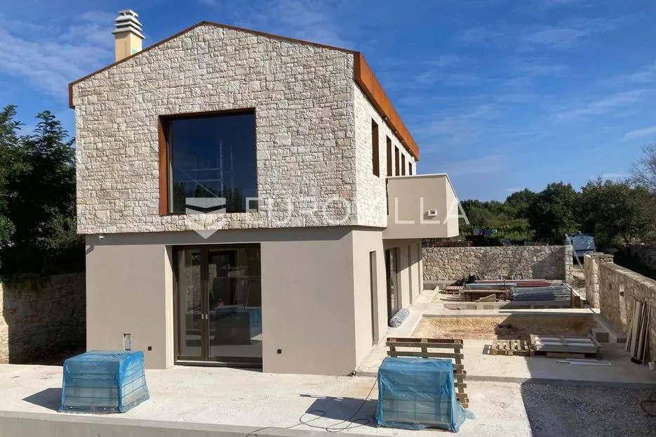 istra, okolica bala, kamena dizajnerska kuća 176 m² s bazenom - slika 57