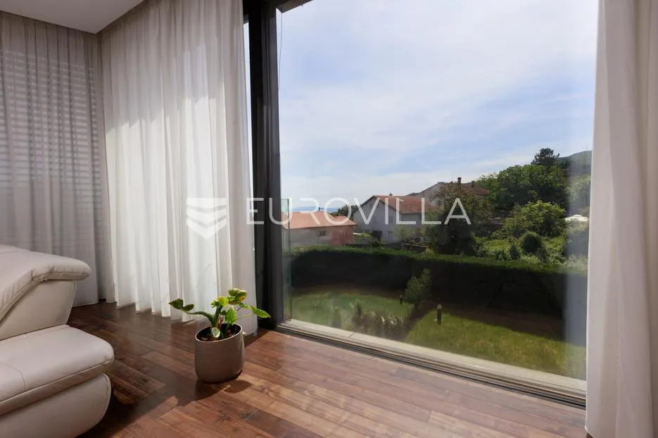 matulji, penthouse peterosobni dvoetažni stan160 m², terasa 130 m² i privatna okućnica 250 m² - slika 11